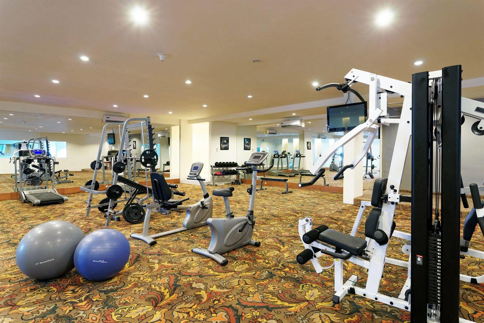 Kuta Station Hotel And Spa Bali Екстер'єр фото