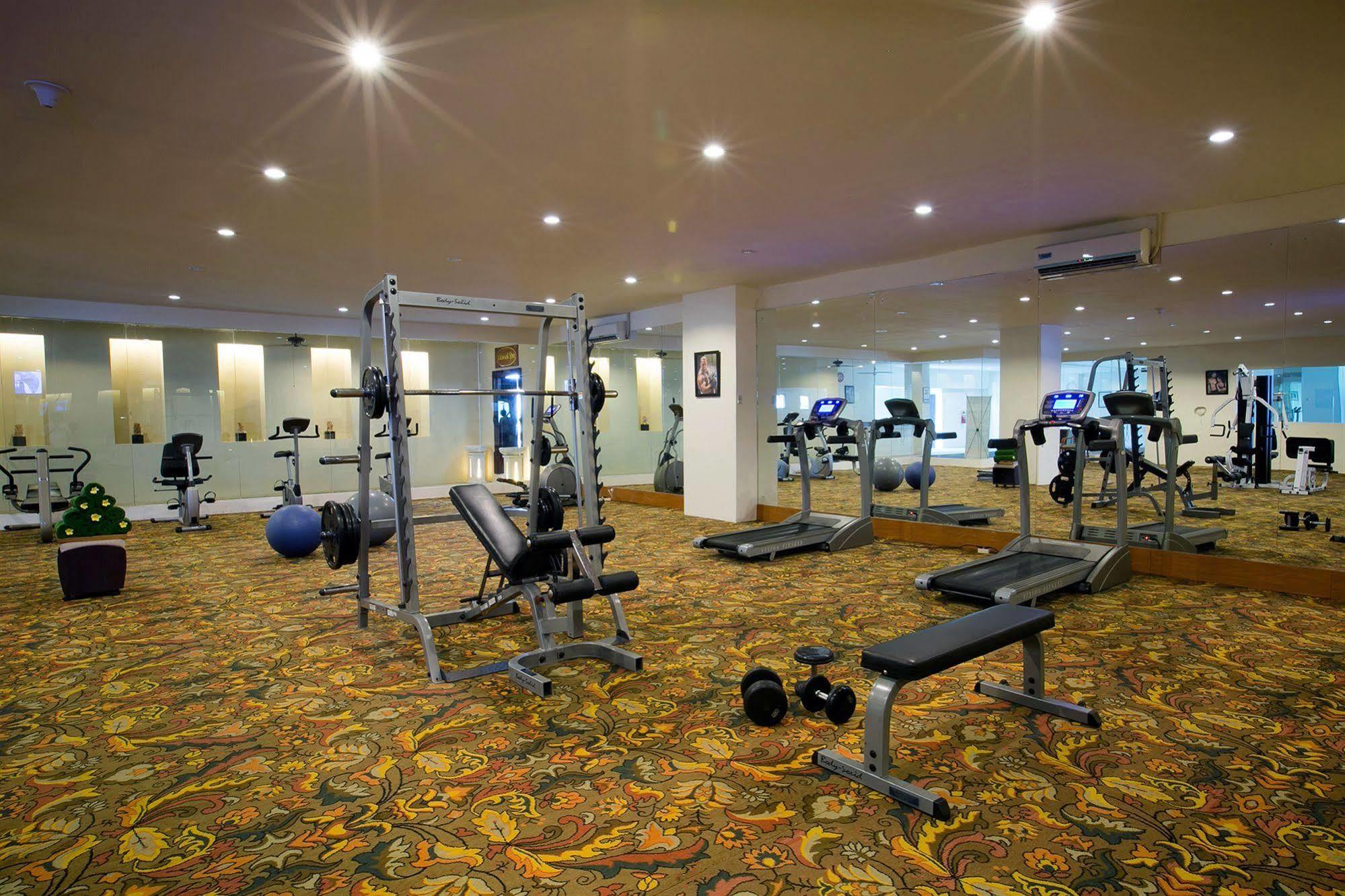 Kuta Station Hotel And Spa Bali Екстер'єр фото