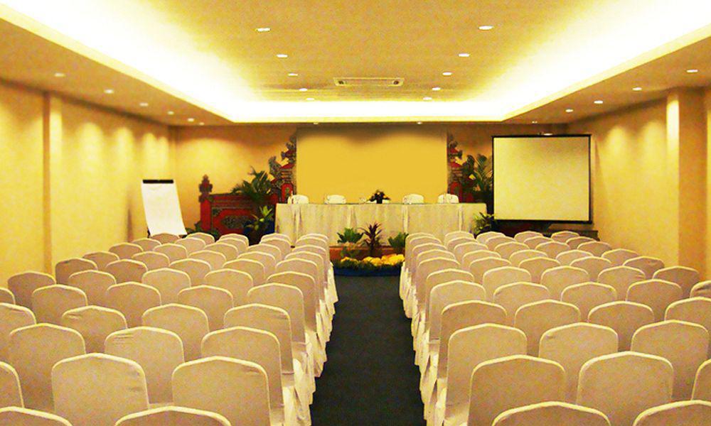 Kuta Station Hotel And Spa Bali Екстер'єр фото